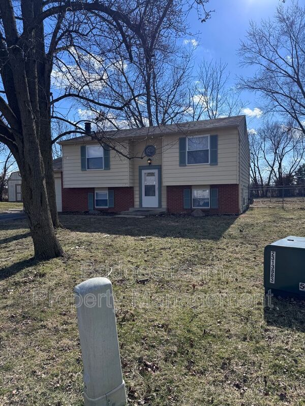 Foto del edificio - 105 Bedford Farm Cir