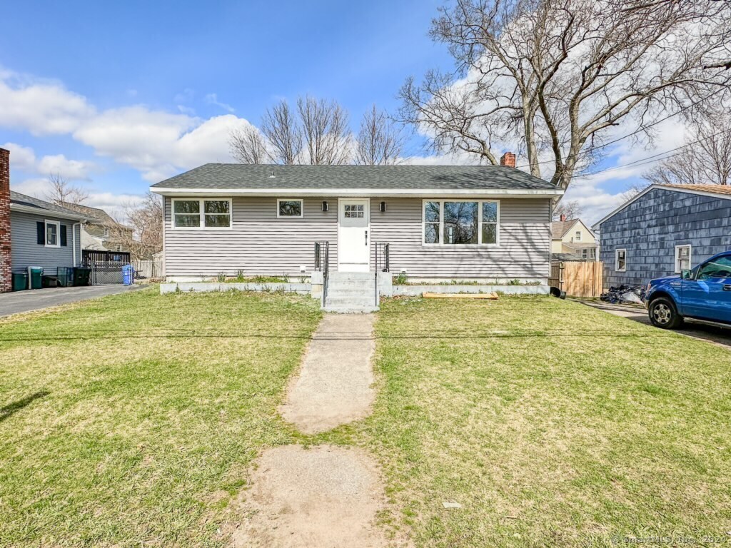 Primary Photo - 52 Dewey St