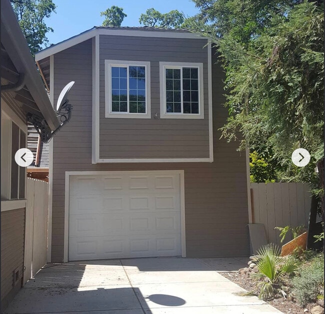 Building Photo - 2225 Dwight Way
