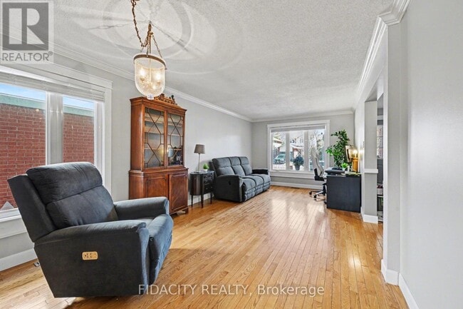 Building Photo - 117 Beechfern Dr