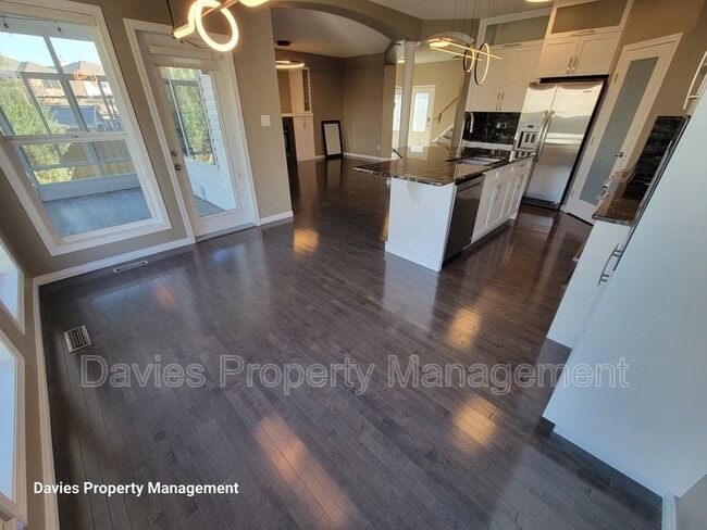 Building Photo - 8380 Shaske Crescent NW