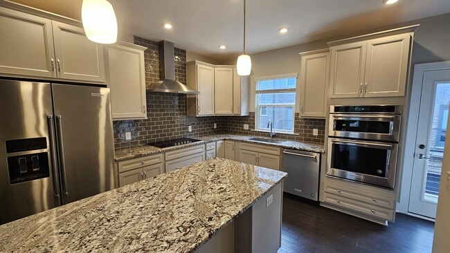 Building Photo - 3740 Sky Haven Dr