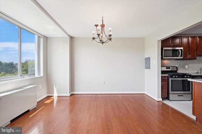 Foto del edificio - 10401 Grosvenor Pl