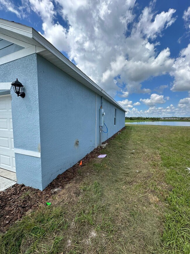 Foto del edificio - 1341 Daisy Field Dr