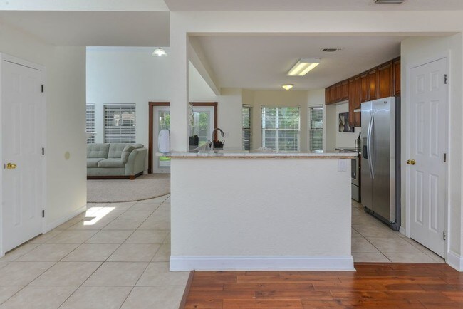 Building Photo - 16102 Cadbury Ct