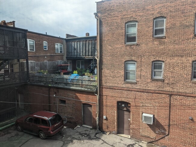 Building Photo - 1633 Lee Rd