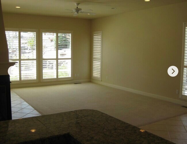 Building Photo - 3520 Painted Vista Dr