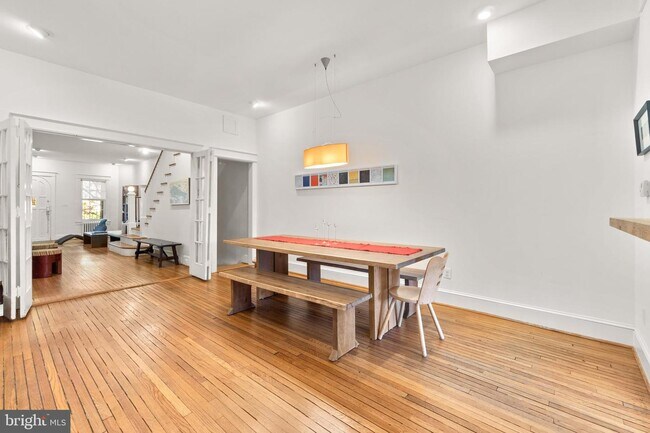 Foto del edificio - 1828 T St NW