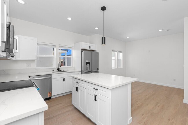 Foto del edificio - Brand New Build!