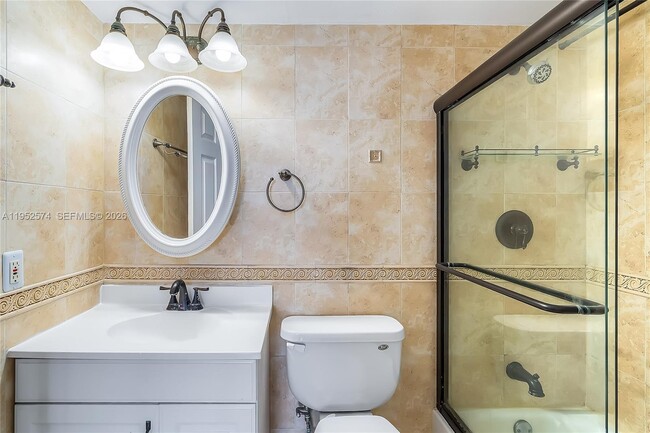 Foto del edificio - 2025 NE 164th St