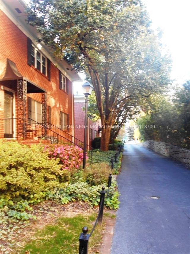 Building Photo - 3733 N Peachtree Rd