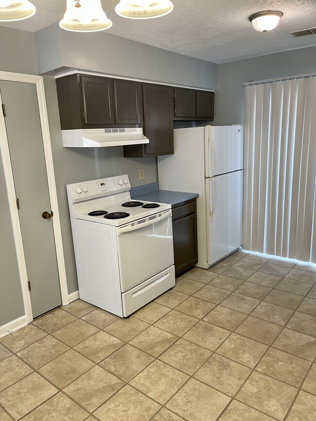 Building Photo - 103 Lovely Mount Dr
