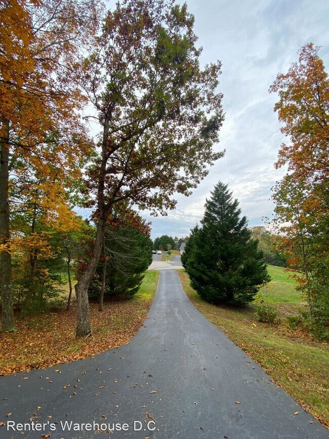 Foto del edificio - 4 br, 3.5 bath House - 9823 Gunston Hall Rd
