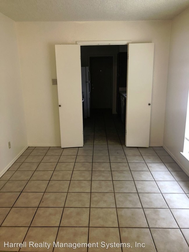 Building Photo - 3 br, 2 bath House - 325 Mill Creek