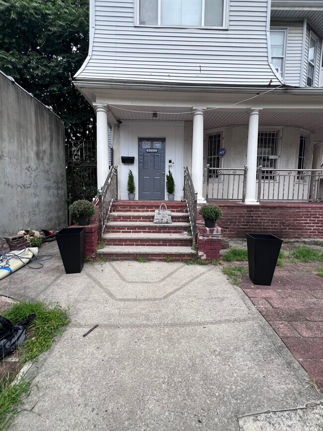 Foto del edificio - 8711 113th St