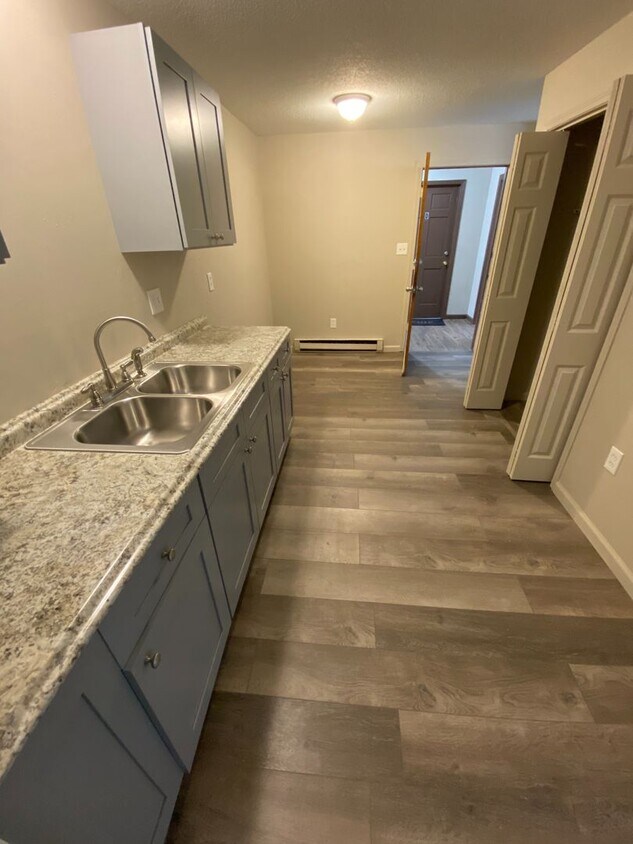 Foto principal - Available Now- 2 Bedroom updated apartment...