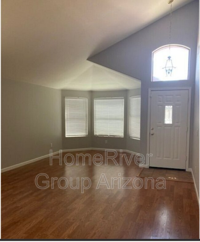 Foto del edificio - 4716 E Weaver Rd