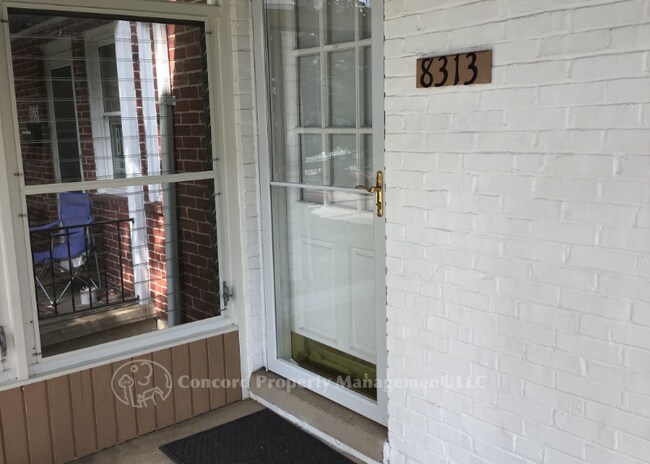 Foto del edificio - 8313 Hillendale Rd