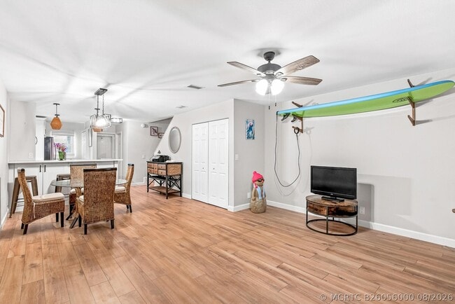 Building Photo - 9427 S Ocean Dr