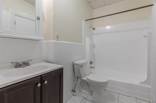 Building Photo - 863 Massachusetts Ave