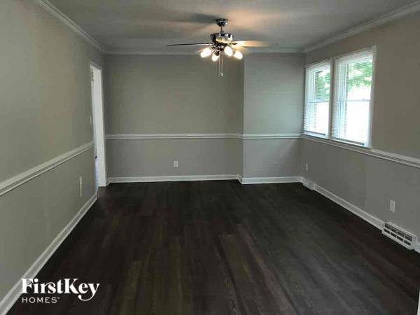 Building Photo - 940 Ridgeway Dr