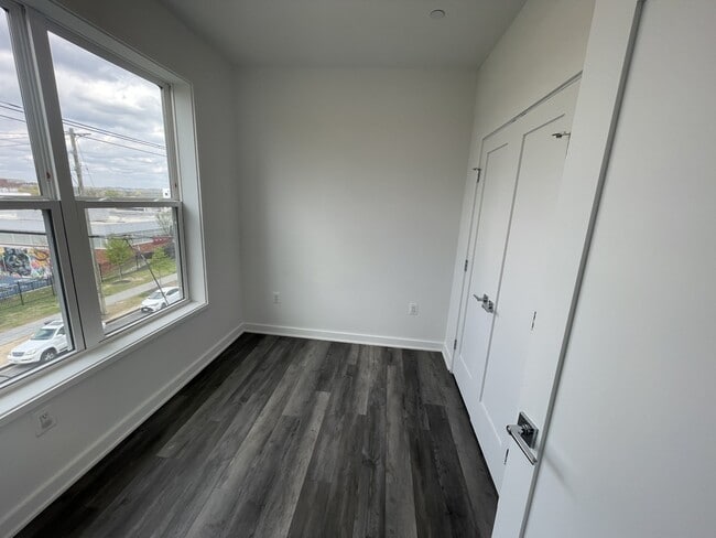 Foto del edificio - 2215 Minnesota Ave SE