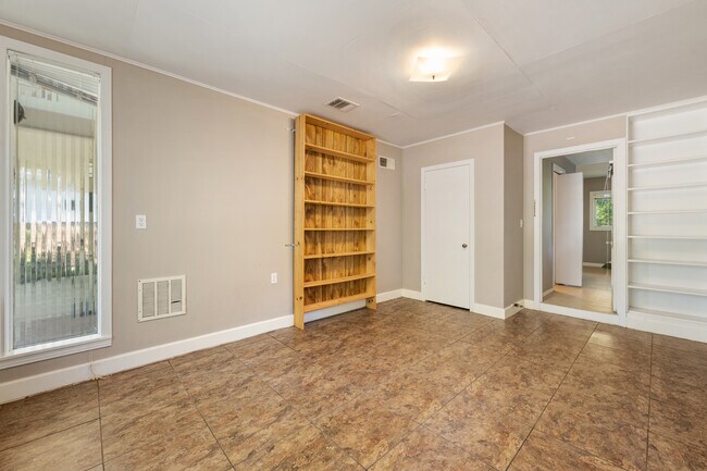 Foto del edificio - 2605 W 49th St