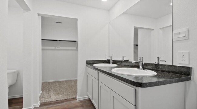 Foto del edificio - 23815 Hilltop Cyn Ln