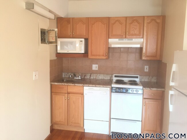 Building Photo - 1110 Commonwealth Ave