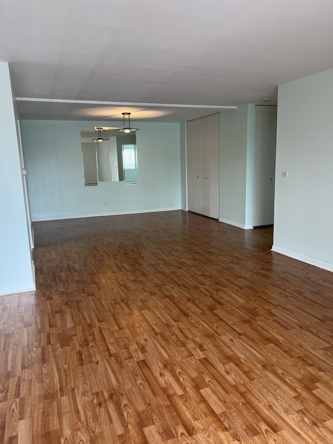 Building Photo - 10353 Dearlove Rd