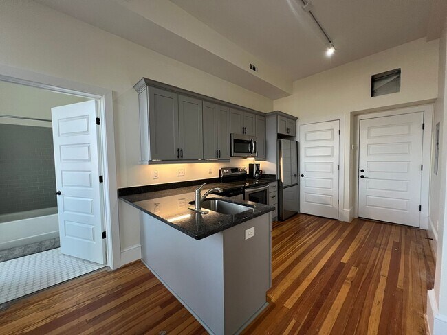 Foto del edificio - 301 Campbell Ave SW