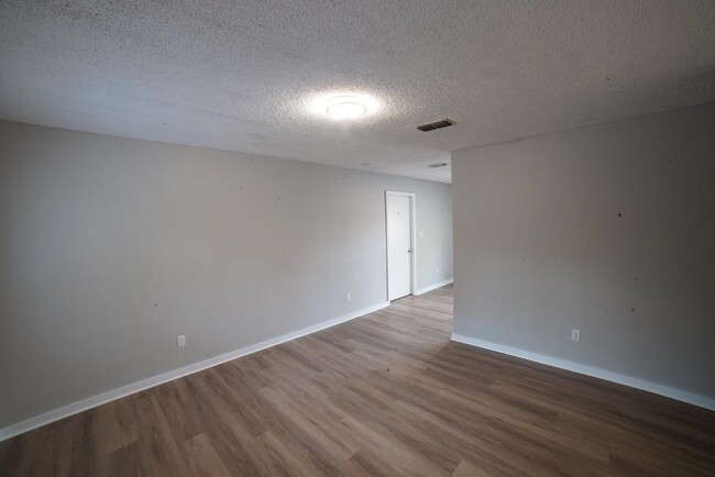 Foto del edificio - 5608 Westview Ln