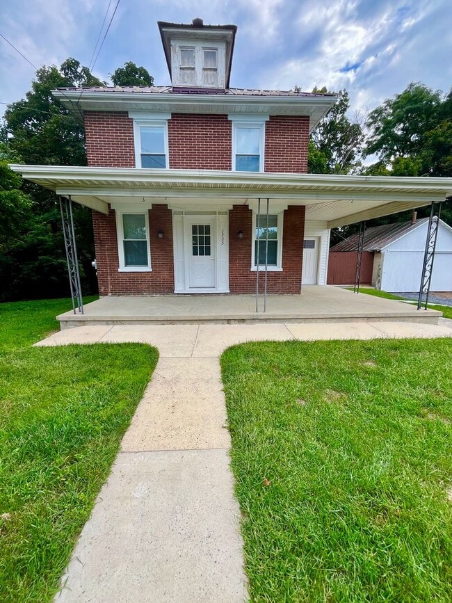 Building Photo - 1335 Edenville Rd