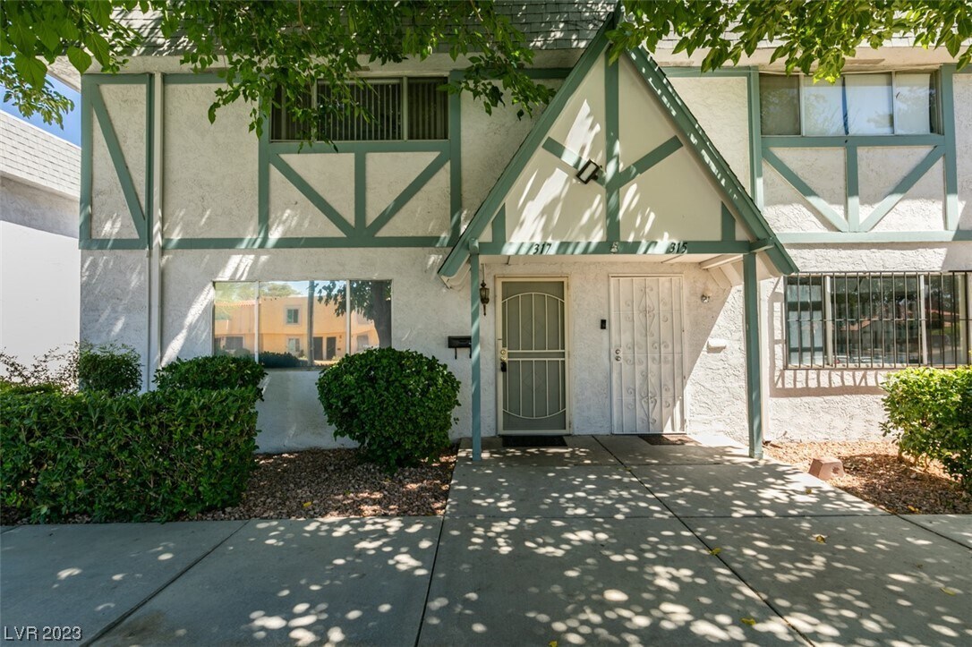 317 E Pecos Way, Las Vegas, NV 89121 Townhome Rentals in Las Vegas NV