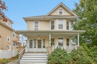 Building Photo - 166 Franklin Ave
