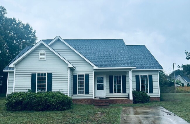 Building Photo - 804 Valley Creek Dr