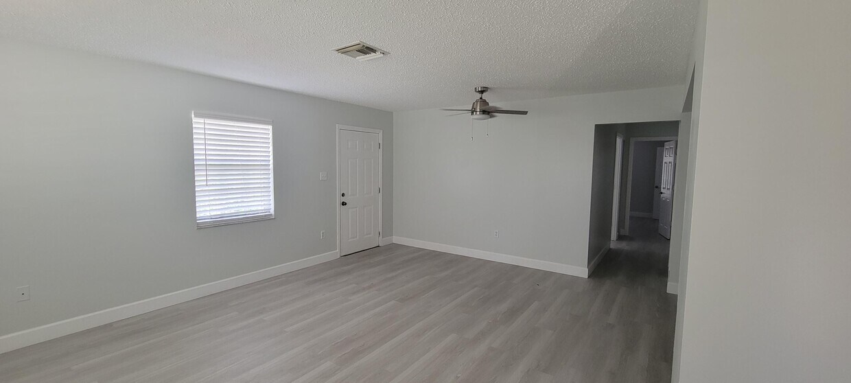 Building Photo - 201 Palm St