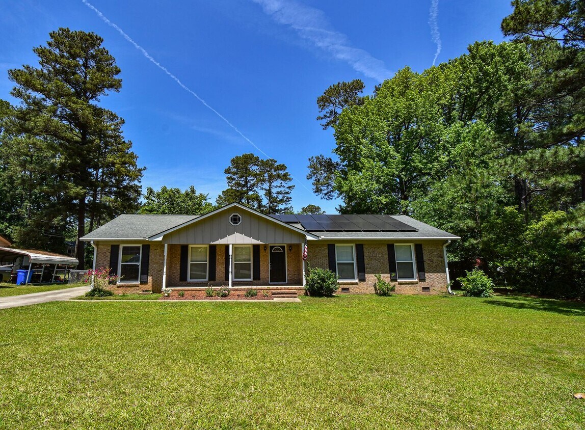Primary Photo - Coming Soon: 3 BEDROOM 2 BATHROOM - PETS C...