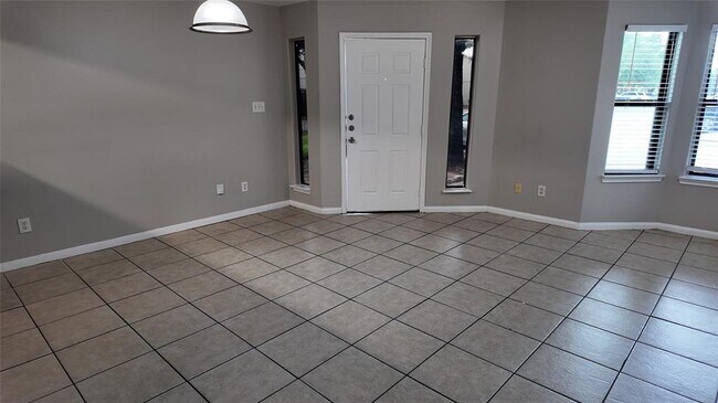 Building Photo - 3032 La Estancia Ln