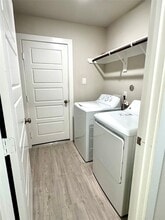 Building Photo - 3422 Trl Vw Dr