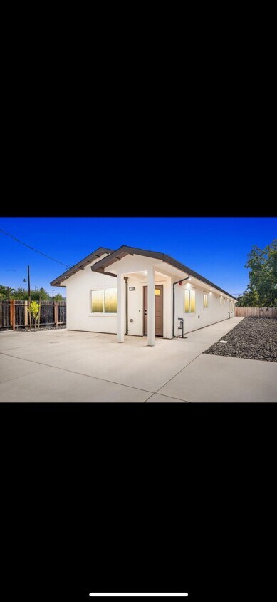 Foto principal - 1136 Grand Ave