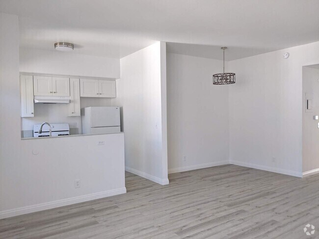 Building Photo - 2452 S Centinela Ave