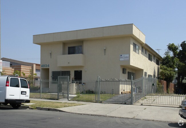 Building Photo - 4934 Maplewood Ave