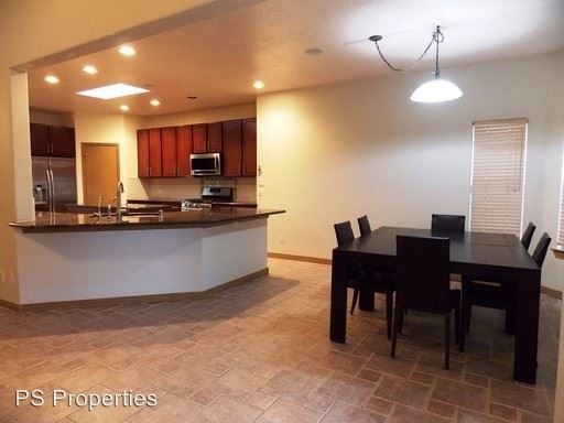 Building Photo - 4 br, 3 bath House - 12708 Sunset Ridge PL NE