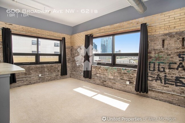 Foto del edificio - 600 Broadway Ave NW