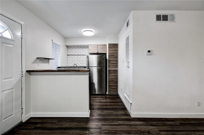 Building Photo - 4111 Avenue A