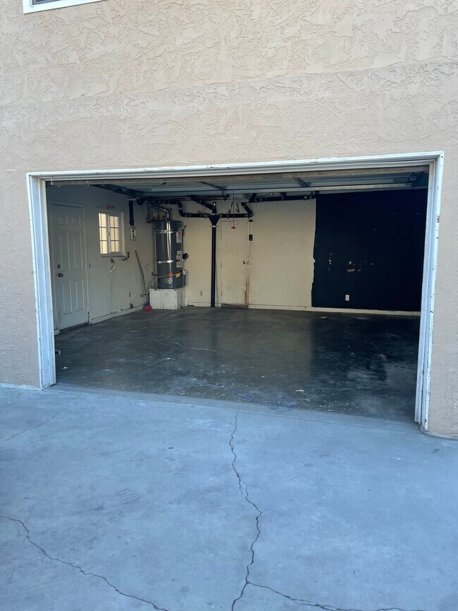 8997 Alexander Ave Unit A, South Gate, CA 90280 Apartments in South