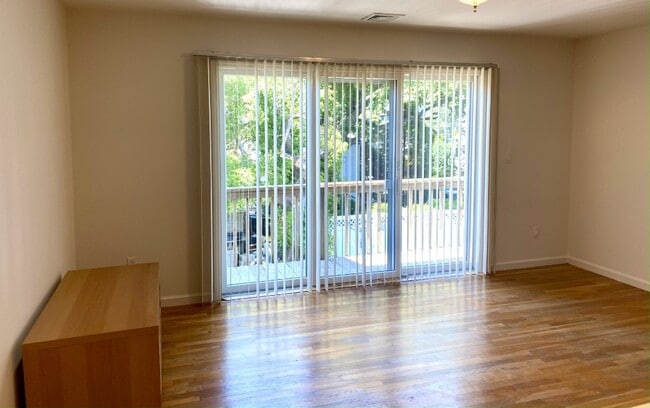 Foto del edificio - Townhouse Style Dupex in Harrison 3 Bedroo...