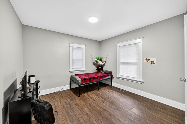 Building Photo - 1303 Sorin St