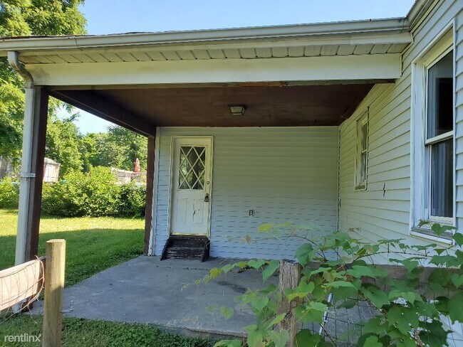 Building Photo - 4 br, 1 bath House - 17 Drexel Ave